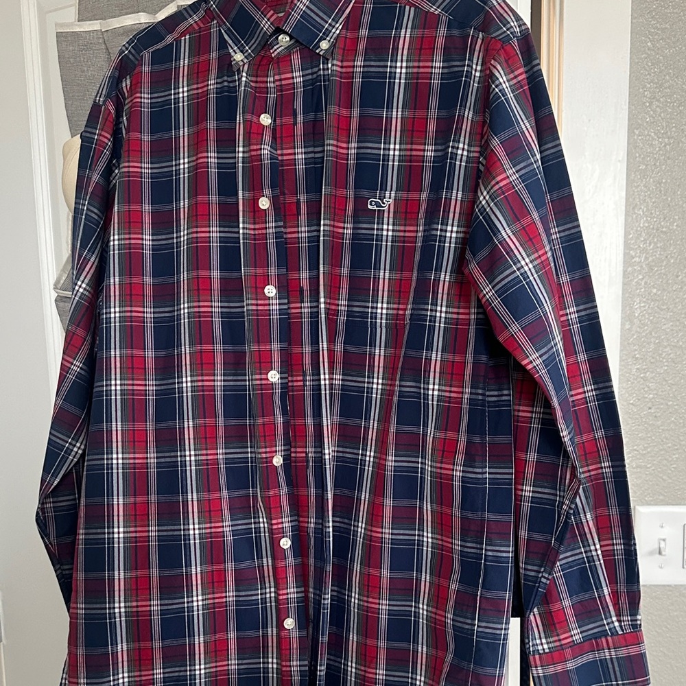 Vineyard Vines Men's Plaid Shirt in Navy and Red